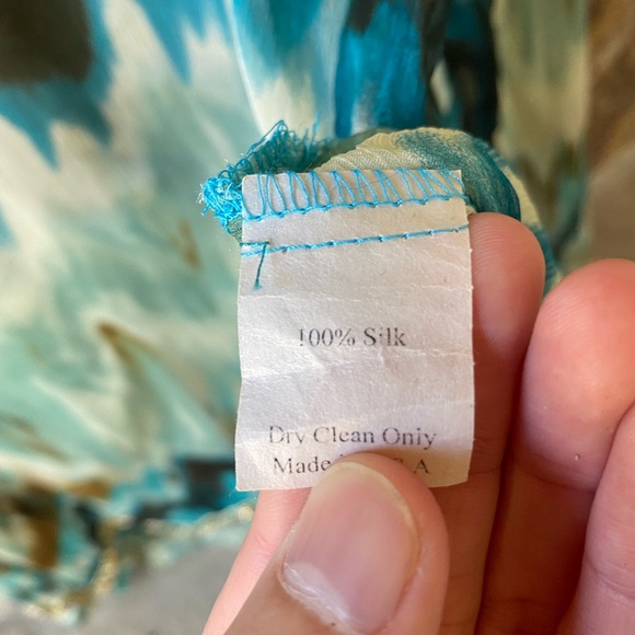 B sheer long sleeve top - Picture 6 of 16